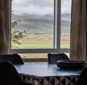 Husavik House | Guesthouse Brekka