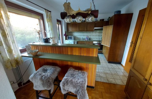 Region Hannover District House | Guesthouse Burgdorf Well-kept vacation home with a beautiful garden in a central location
