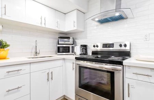 Brampton House | Guesthouse By Bramalea Mall