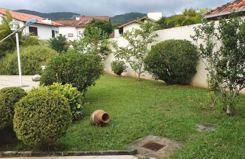 Corrego Grande Apartment | Guesthouse complete with swimming pool near Ufsc and Udesc