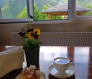 Mazeri House | Guesthouse Daeli
