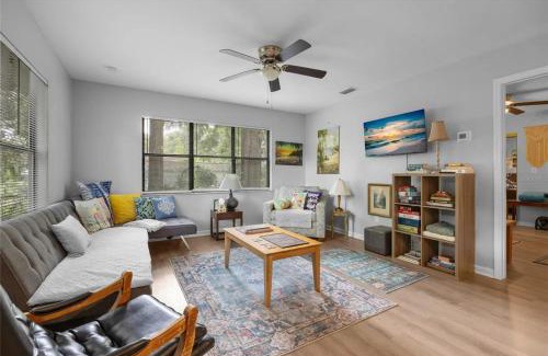 High Springs House | Guesthouse in High Springs! Walk to Downtown, Close to Springs!