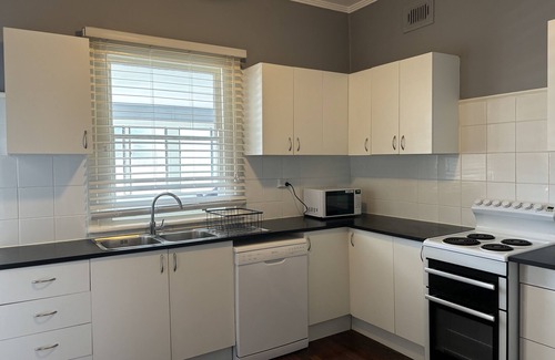 Shortland House | Guesthouse in Shortland