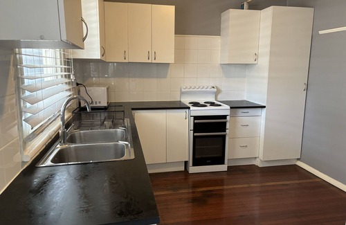 Shortland House | Guesthouse in Shortland