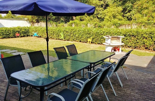 Kesselheim Apartment | Guesthouse Koblenz – Top Floor for up to 10 People with Garden Access and Barbecue