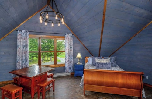 Windham House | Guesthouse Minutes from the Mountain!