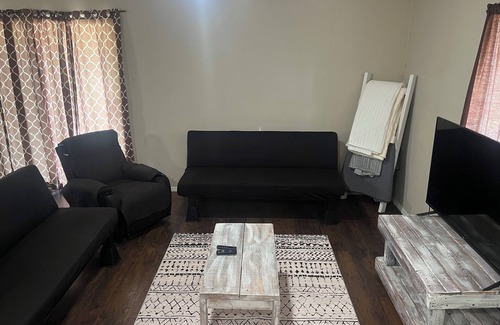 Pittsfield Apartment | Guesthouse Sleeps 7 Kitchen Washer Dryer Dishwasher New Queens