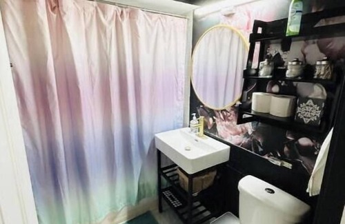 La Grange House | Guesthouse Gem 2BR, Smart TVs, W/D, & Parking