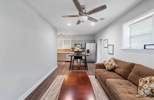 Stone Mountain House | Guesthouse