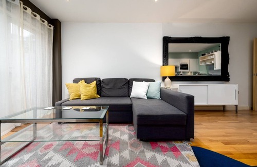 Finsbury Apartment | GuestReady – 1BR Clerkenwell Flat with Balcony