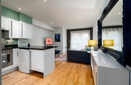 Finsbury Apartment | GuestReady – 1BR Clerkenwell Flat with Balcony