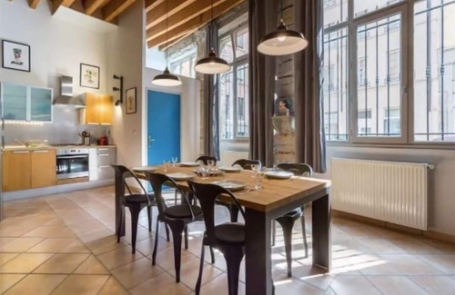 Grande Cote - Annonciade Apartment | GuestReady - Bright and Modern Croix-Paquet Loft