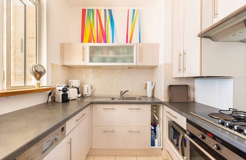 Bordeaux City Centre Apartment | GuestReady - Bright Apt in city centre w/Parking