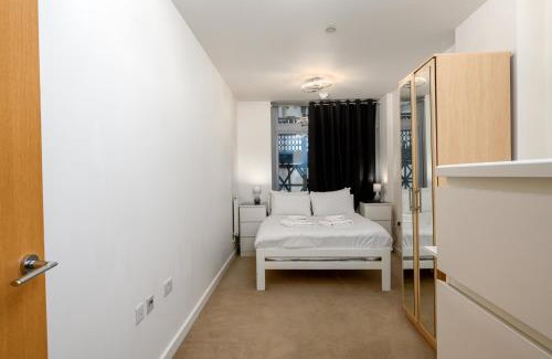 Limehouse Apartment | GuestReady - Chic Apartment with Terrace in London