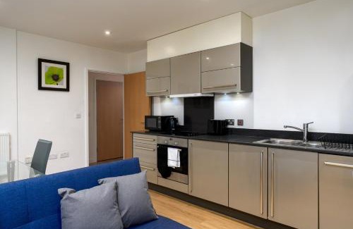 Limehouse Apartment | GuestReady - Chic Apartment with Terrace in London