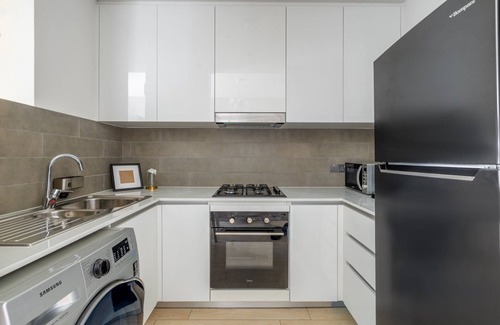 Al Barsha Apartment | GuestReady - Contemporary Urban Sanctuary