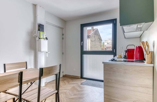 Leon Blum - Bon Coin Apartment | GuestReady - Cosy Studio with Terrace for 2