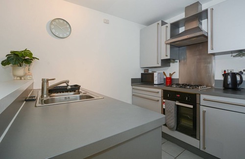 Rotherhithe Apartment | GuestReady - Elegant Getaway in London