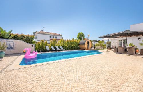 Lagoa de Albufeira House | GuestReady - Gorgeous Villa near the Lagoon