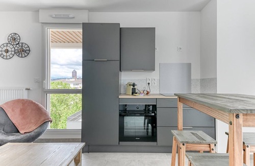 Ferrandiere - Maisons Neuves Apartment | GuestReady - Macaron delight in Villeurbanne