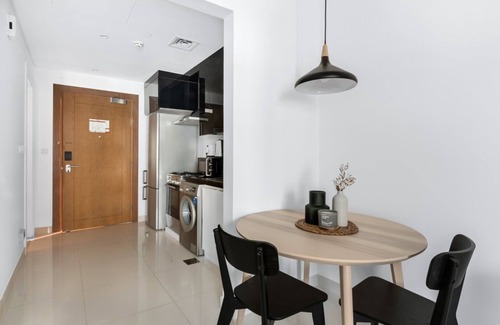 Business Bay Apartment | GuestReady - Modern living at Capital Bay