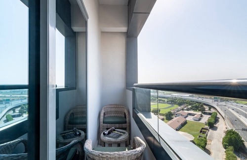 Business Bay Apartment | GuestReady - Modern living at Capital Bay