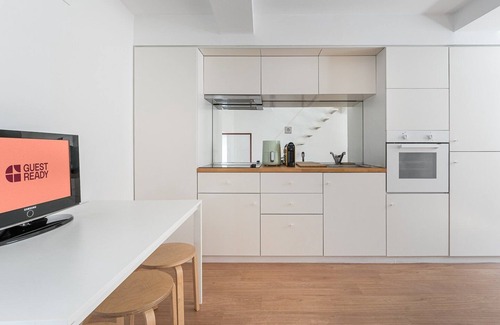 Guimaraes Apartment | GuestReady - Modern Stone Loft - Guimarães