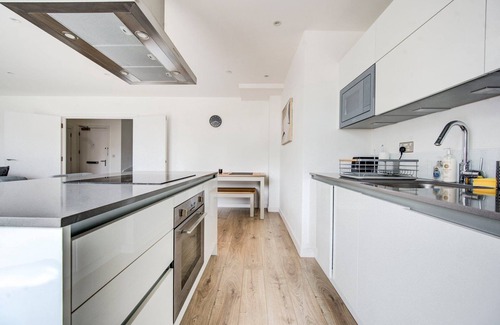 Stratford and New Town Apartment | GuestReady - Olympic Park City Living