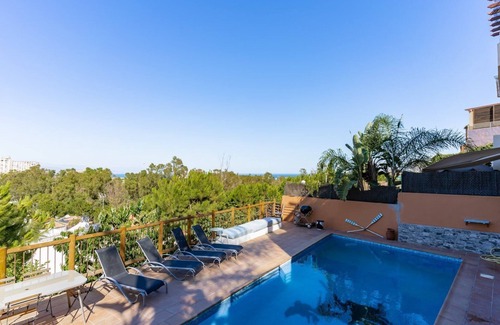 Torremolinos Ski Chalet | GuestReady - Poolside Paradise in the suburbs