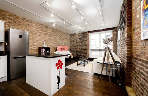 Riverside Apartment | GuestReady - Stylish retreat near Tower Bridge