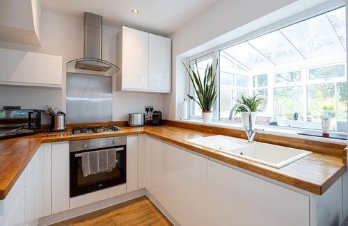 Cheadle Apartment | GuestReady - Tranquil Retreat near Bramall Hall