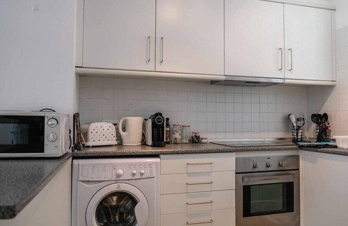 Vila Baleira Apartment | GuestReady - Windmill House