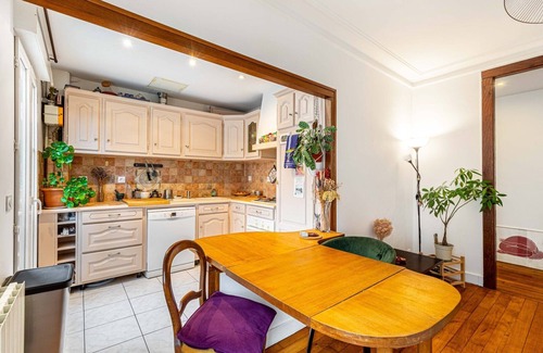 Pere Lachaise Apartment | GuestReay - Chic Comfort by Place de la Nation
