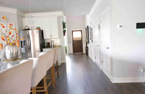 Buford House | Guests Fav! Hidden Hills Retreat with soothing hot tub and high speed internet!