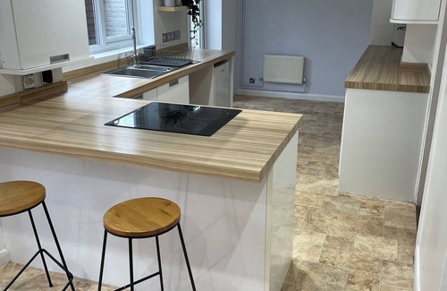 Netley House | Guests house with garden and 2x car park