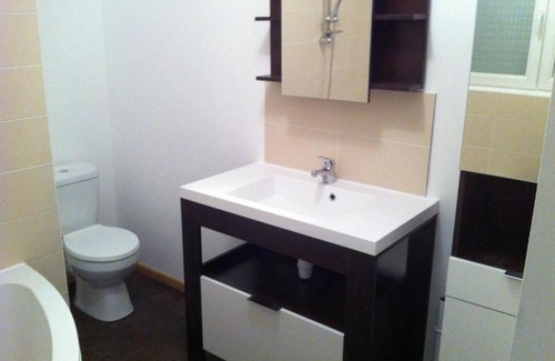Caudebec-les-Elbeuf Apartment | Guibert 19 F2 rdc cour wifi sweet home