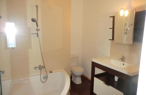 Caudebec-les-Elbeuf Apartment | Guibert 19 F2 rdc cour wifi sweet home