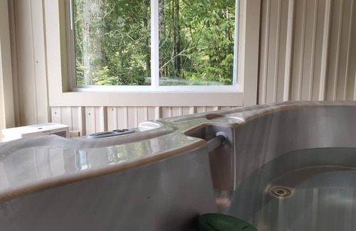 Hayesville Cabin | Guided fly-fishing retreat and Cabins on private waters in the Nantahala