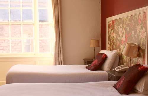 Denbigh Hotel | Guildhall Tavern