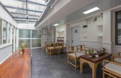 Xiufeng Hotel | Guilin Flowers Inn