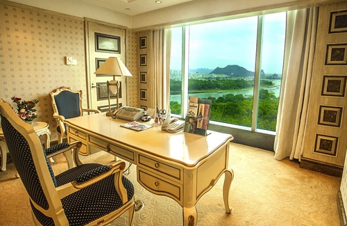 Xiufeng Hotel | Guilin Lijiang Waterfall Hotel