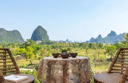 Xiufeng Hotel | Guilin Village Creek Inn-Free private car pick up station stay 3 nights