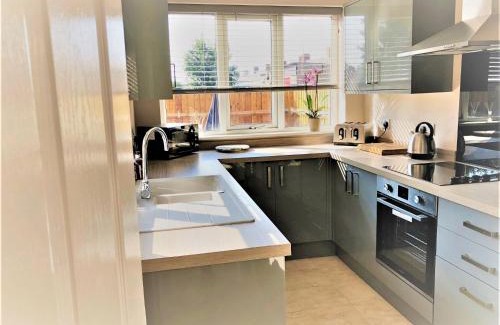 Newmarket House | Guineas House