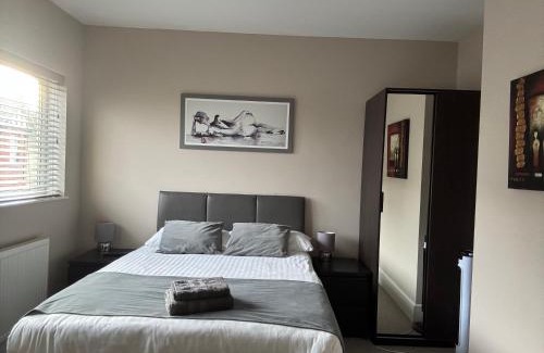 Newmarket House | Guineas House