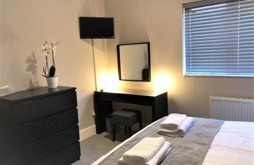 Newmarket House | Guineas House