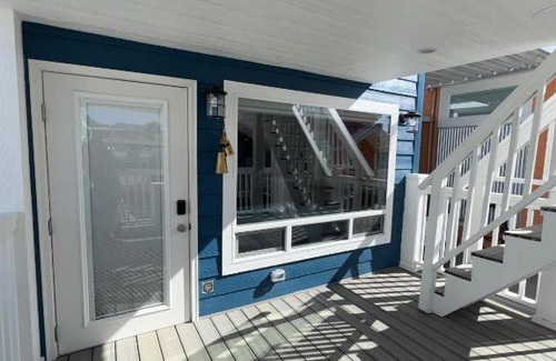 Parker Strip House | Guitars & Tiki Bars, Roadrunner Resort