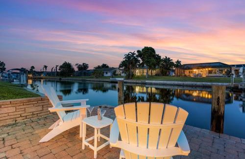 Yacht Club House | Gulf Access, Kayaks, PET Friendly - Escape to Versailles - Roelens Vacations