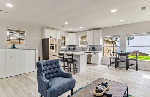 Gulf Breeze House | Gulf Breeze 1BR Bayfront Sleeps 4