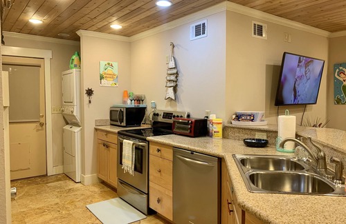 Gulf Breeze House | Gulf Breeze Canal Bungalow