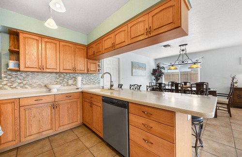 Pinebrook Estates House | Gulf Coast Get-Away! Heated pool, sleeps 10! 69th